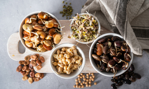 Невидимая защита: какие орехи и семена действительно нужны после 60?